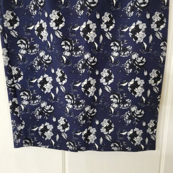 Carolina Bell Montreal Navy Blue Floral Pencil Skirt - Picture 3 of 5